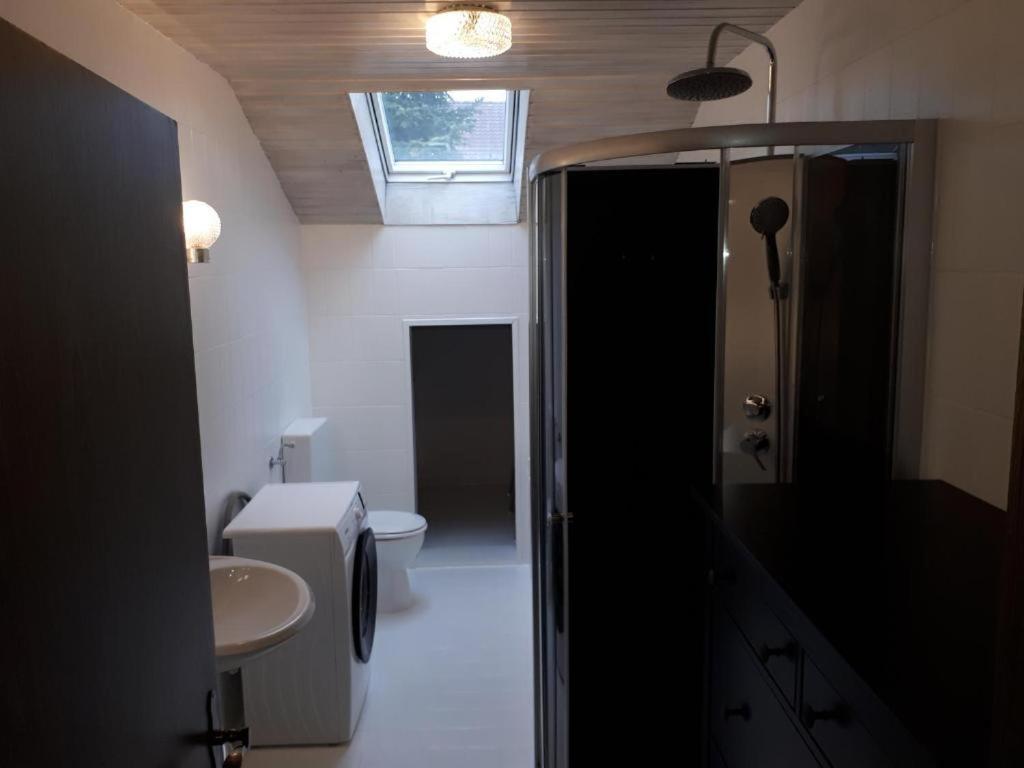 Karl-Stieler-Str. One Room In A 2 Room Appartment ; Lot Space Bruckmühl Exterior foto